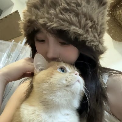 偷偷接吻